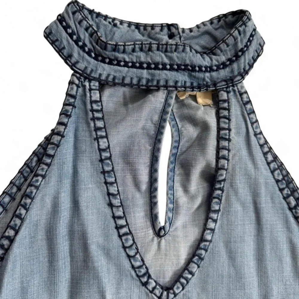 Cloth & Stone Sleeveless Shirt Dress – Soft Chambray Blue // Easy & Effortless - Picture 4 of 6